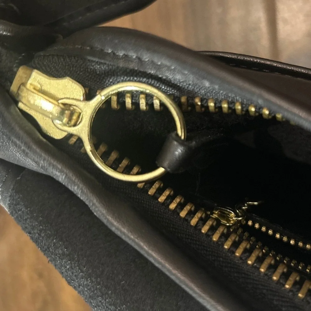 Vintage Coach Crossbody Bag Black Leather Flap Brass Classic Quiet Luxury 90s